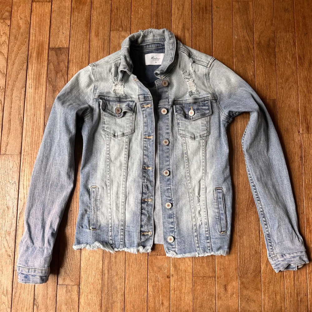 KanCan Distressed Denim Jean‎ Jacket Womens XS Raw Hem Light Wash Grunge Casual